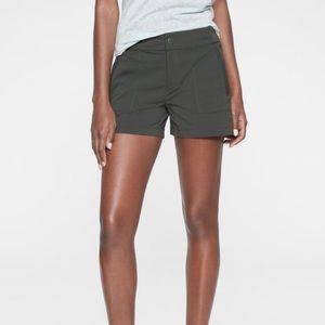 Athleta Trekkie Short 4 inch - Olive